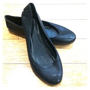 Frye black leather ballet flat